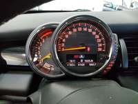 Pohled na přístrojovou desku