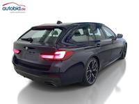 Skats no labās puses aizmugurē