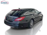 Skats no labās puses aizmugurē