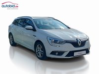 Skats no labās puses priekšā