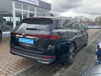 Pogled od pozadi desno