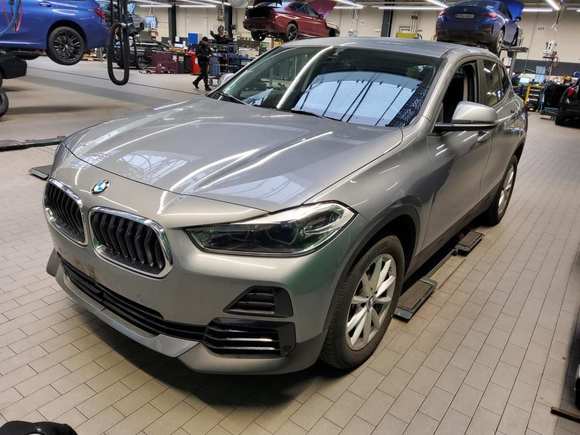 Náhled zpředu zleva