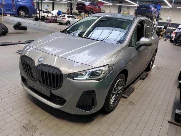 Vue de l’avant gauche