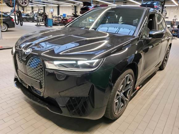 Náhled zpředu zleva