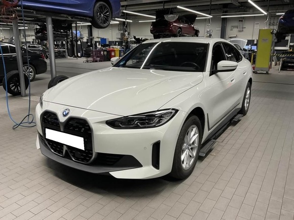 Náhled zpředu zleva