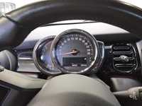 Pohled na přístrojovou desku