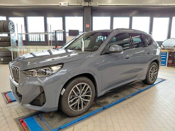 Náhled zpředu zleva