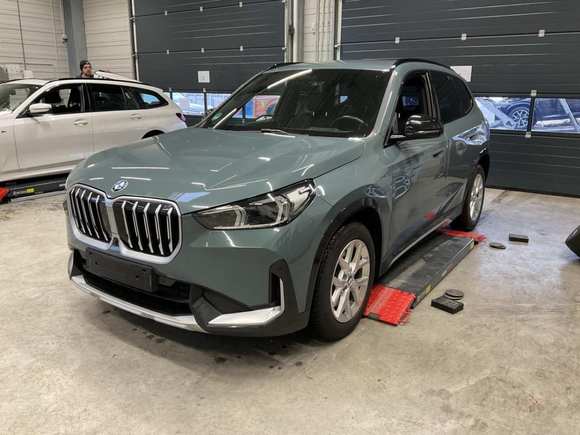 Náhled zpředu zleva