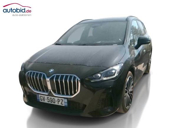 Pogled od napred levo