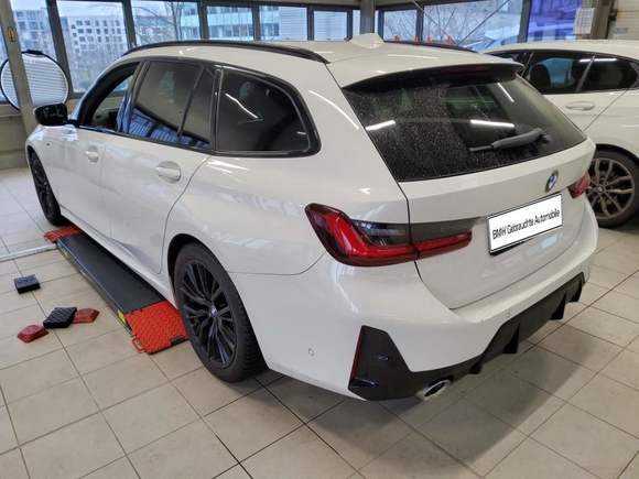 Pogled sprijeda lijevo