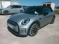 Pogled od napred levo