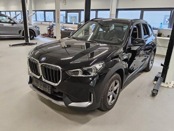 Вид спереди слева