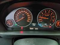 Pohled na přístrojovou desku