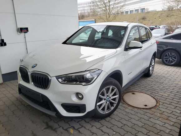 Pogled sprijeda lijevo