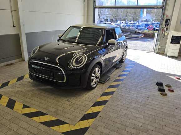 Pogled sprijeda lijevo