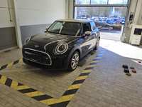 Pogled sprijeda lijevo