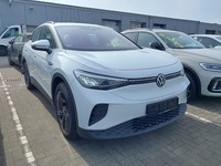 Pogled sprijeda desno