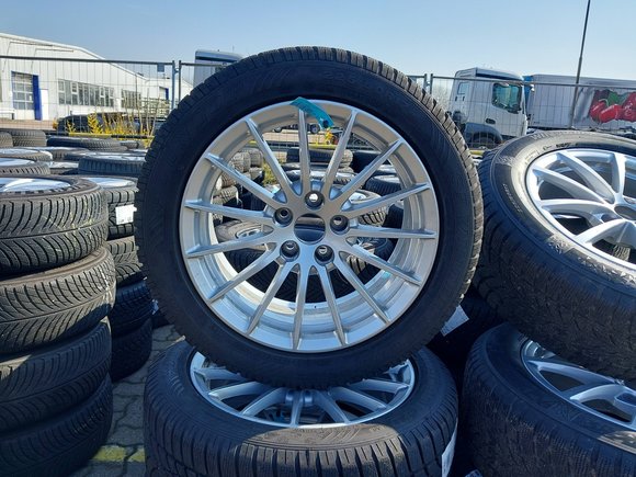 Vista anteriore sinistra