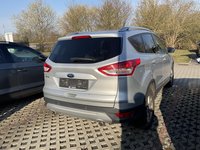 Pogled od pozadi desno