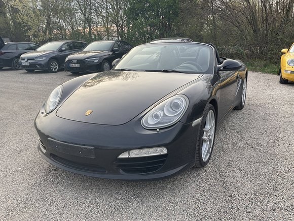 Pogled sprijeda lijevo