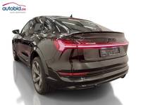 Vue de l’arrière gauche