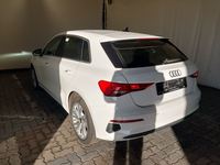 Vue de l’arrière gauche