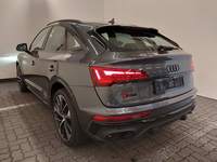 Vue de l’arrière gauche