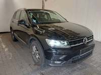 Pogled sprijeda desno