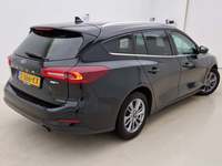 Vue de l’arrière droit