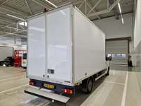 Widok z tyłu po stronie prawej