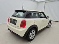 Widok z tyłu po stronie prawej