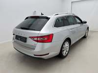 Widok z tyłu po stronie prawej