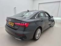 Widok z tyłu po stronie prawej