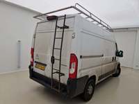 Widok z tyłu po stronie prawej