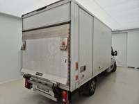 Widok z tyłu po stronie prawej