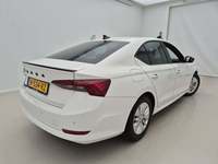 Widok z tyłu po stronie prawej