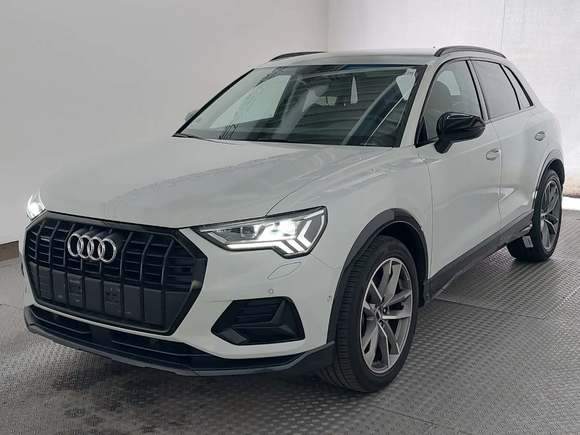 Skats no kreisās puses priekšā