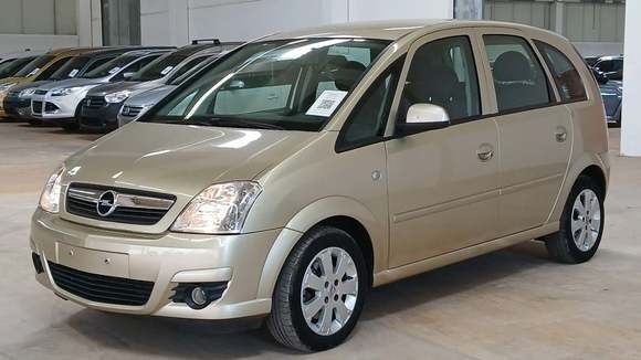 Vista anteriore sinistra