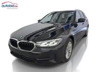 Skats no kreisās puses priekšā