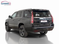 Skats no kreisās puses aizmugurē