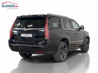 Skats no labās puses aizmugurē