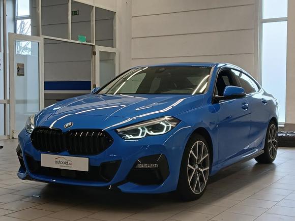 Skats no kreisās puses priekšā