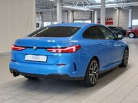 Skats no labās puses aizmugurē