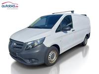 Skats no kreisās puses priekšā