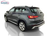 Skats no kreisās puses aizmugurē