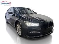 Skats no labās puses priekšā