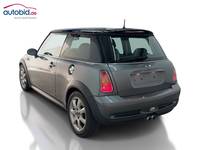 Vue de l’arrière gauche