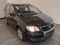 Pogled sprijeda desno