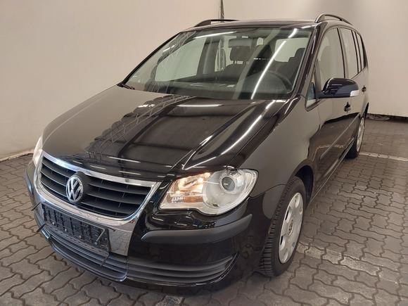 Pogled sprijeda lijevo