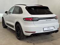 Pogled od pozadi levo